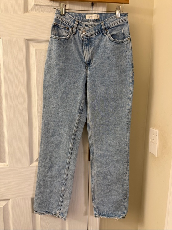 Abercrombie & Fitch Denim - Abercrombie & Fitch 90s Straight Ultra High Rise Jeans